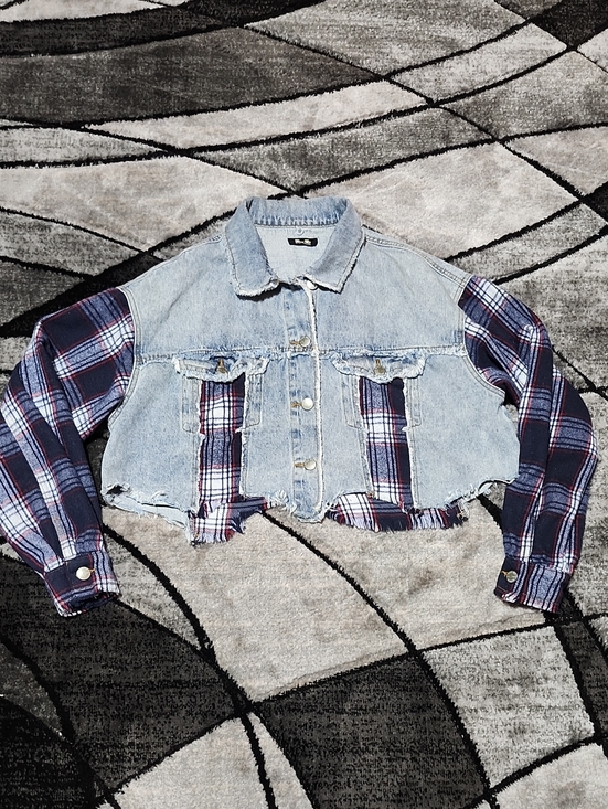 Miss Me Jackets & Blazers - MISS ME DESTUCTED PLAID RAW-EDGE FRAYED CROPPED BUTTON-DOWN DENIM JACKET